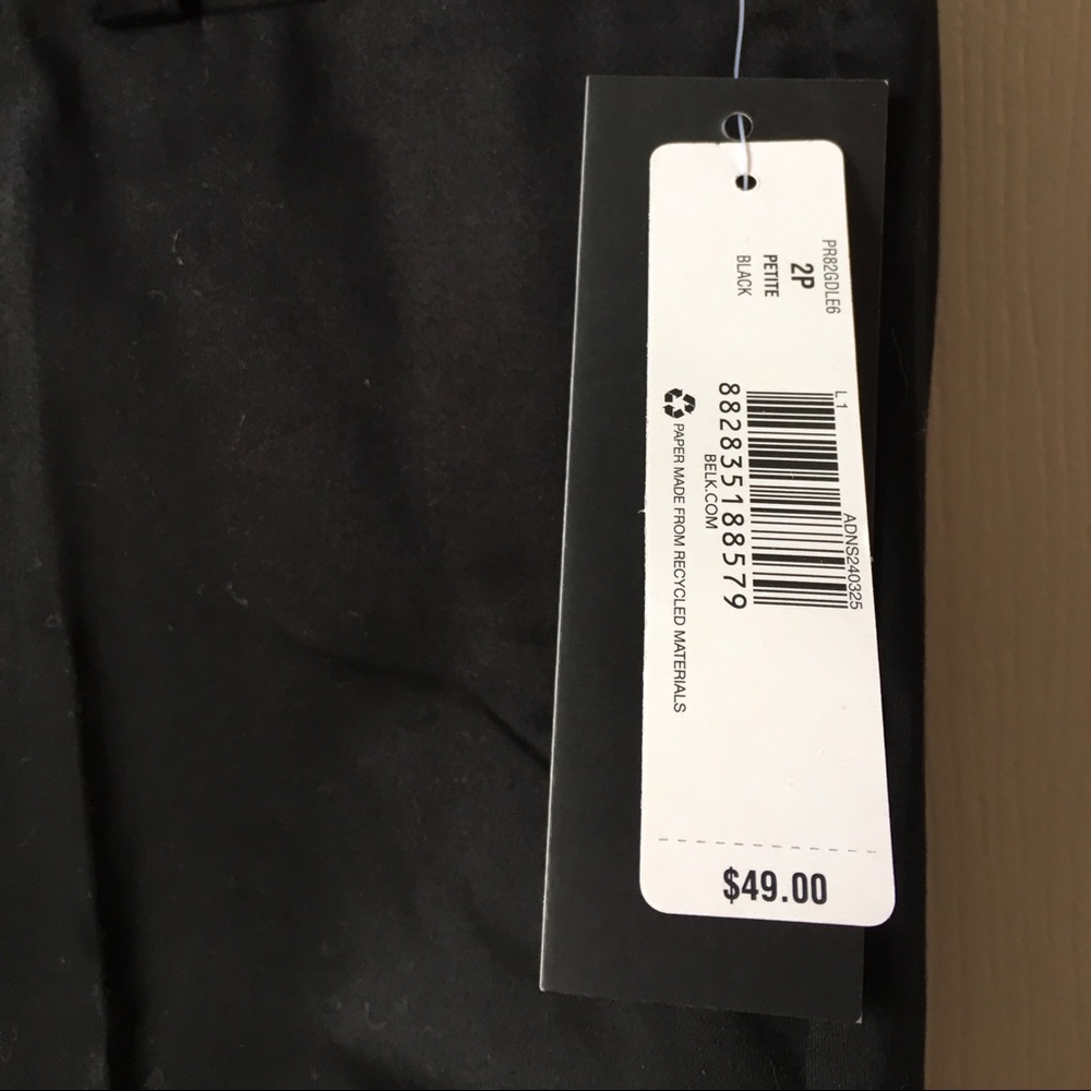 New Directions Petite Capri Pants - Picture 3 of 4